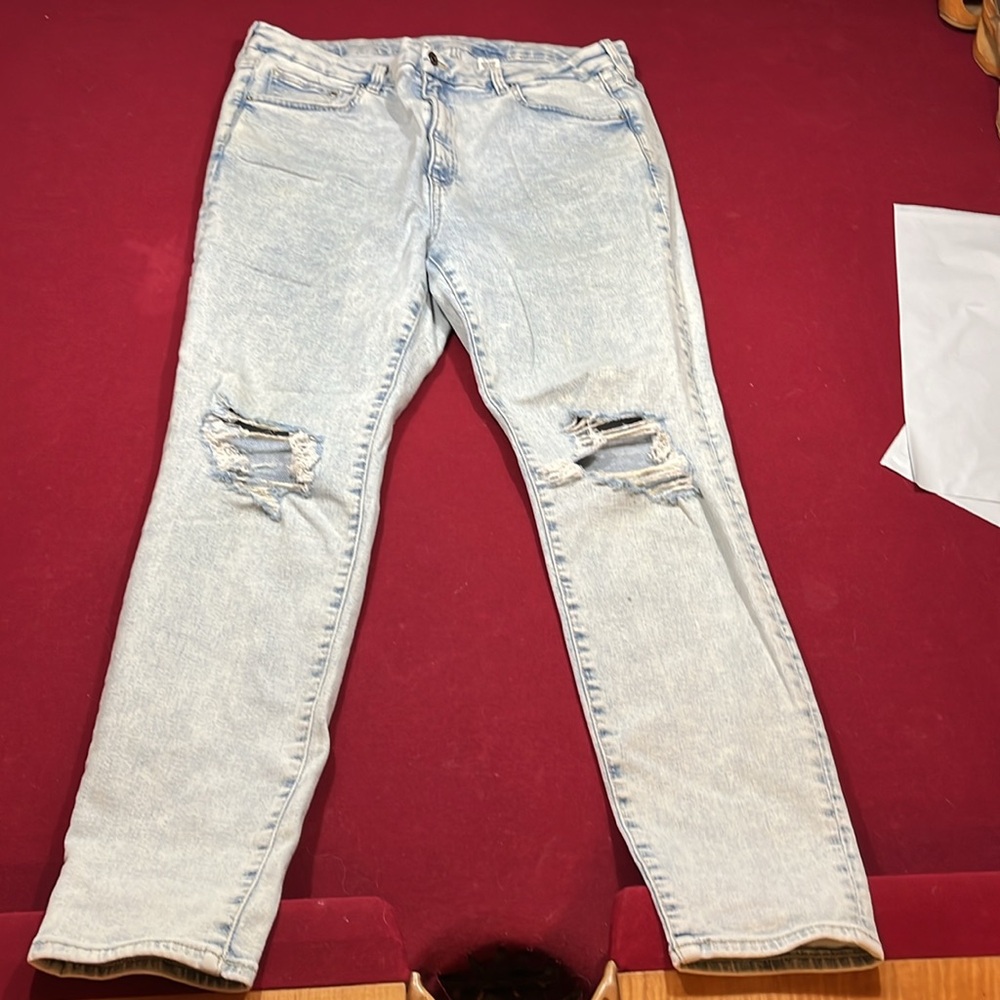 H&M size 16 SUPER SKINNY light wash acid DISTRESSED high RISE JEANS rips cozy